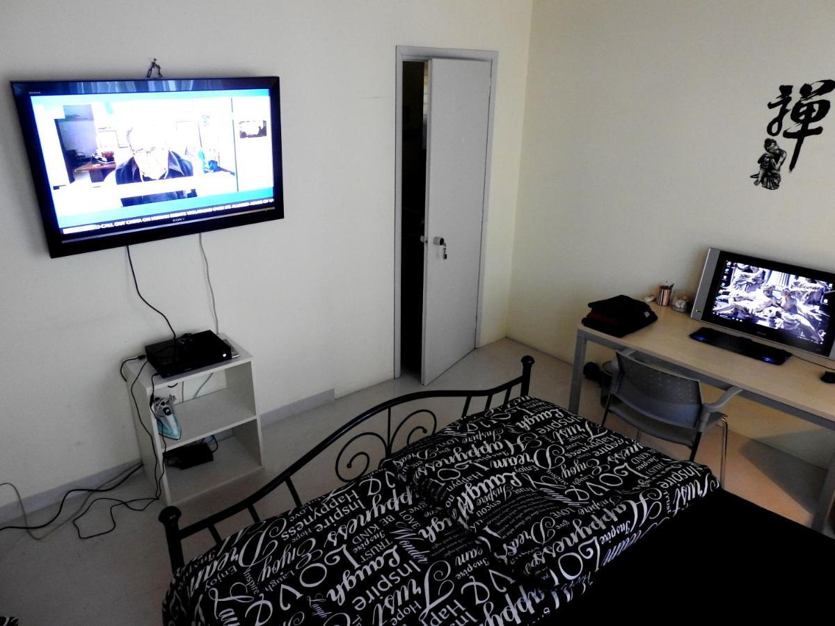 Port Very Near Fast Wi-Fi Netflix Room1 Пирея Екстериор снимка